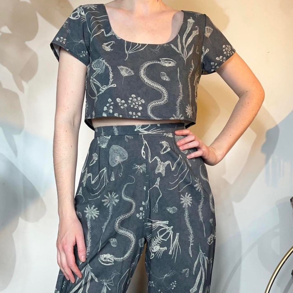 Cosmic Drifters Women's Skeletal and Plants Crop-top NWT